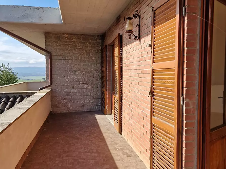 Immagine 24 di Villa in vendita  in Viale Perugia 37 a Castiglione Del Lago