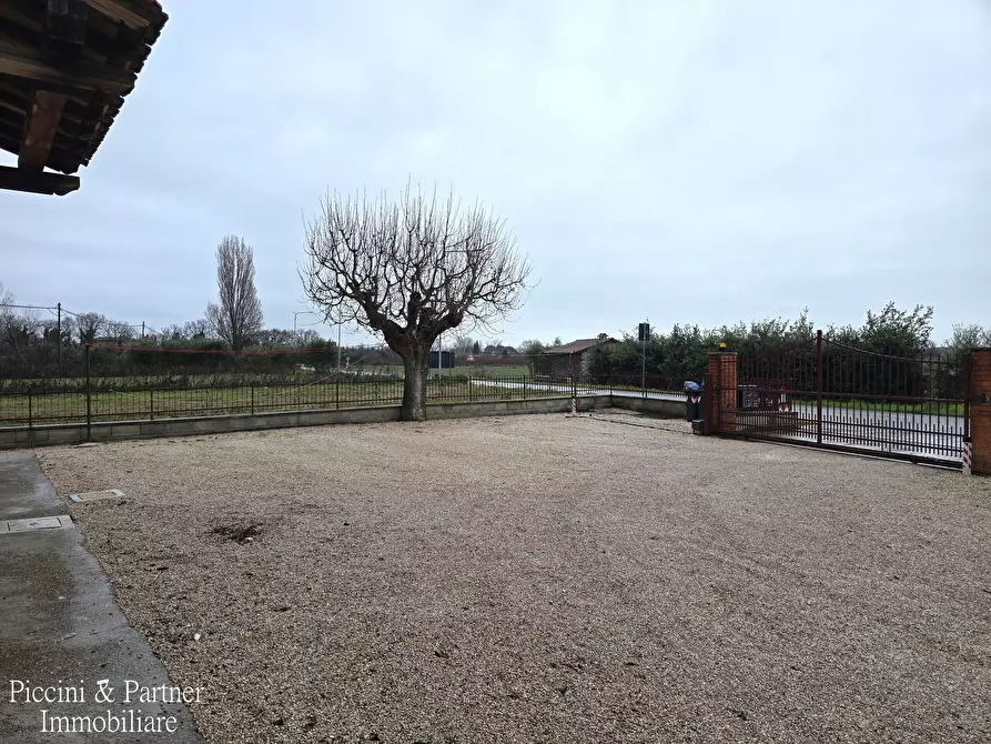 Immagine 35 di Quadrilocale in vendita  in Via George Byron 59 a Tuoro Sul Trasimeno