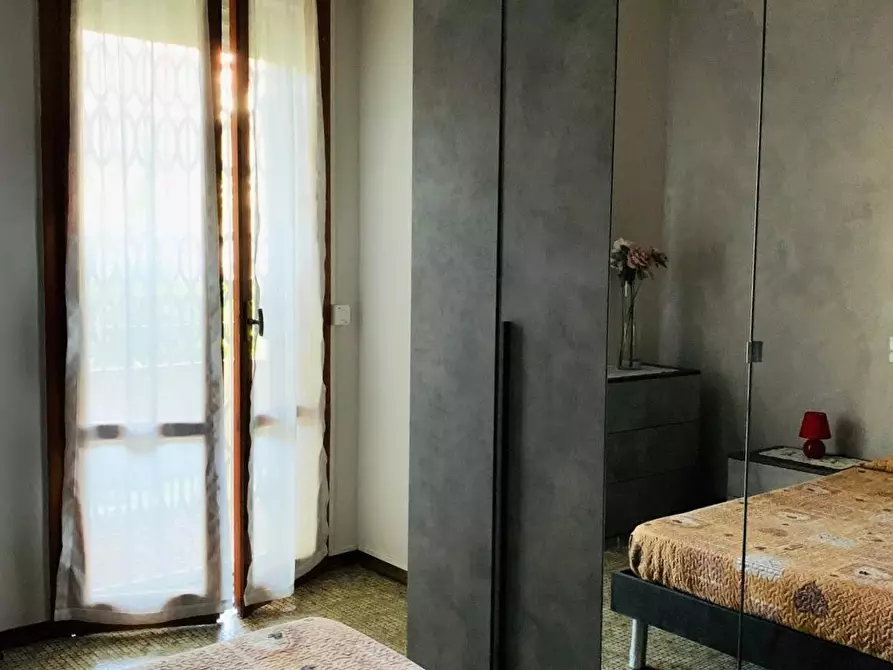 Immagine 28 di Quadrilocale in vendita  in Via Montecatini a Massa