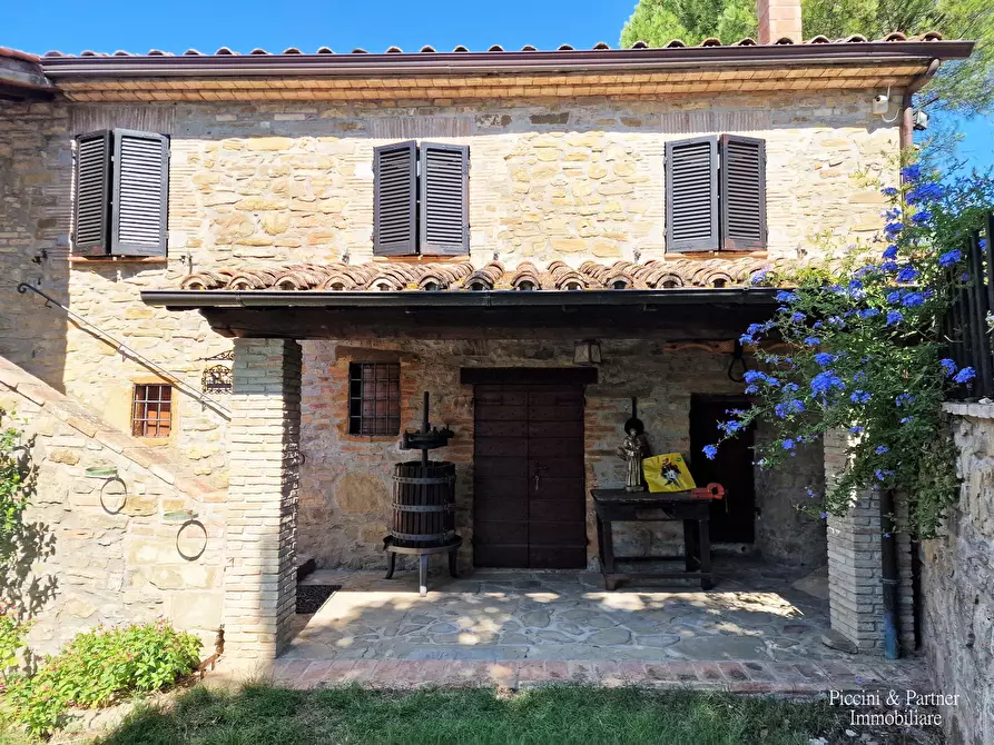 Immagine 3 di Rustico / casale in vendita  in Strada di Compresso a Perugia