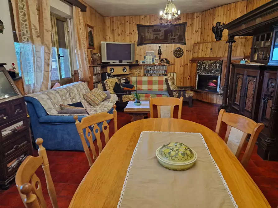 Immagine 8 di Pentalocale in vendita  in Località Gosparini a Tuoro Sul Trasimeno