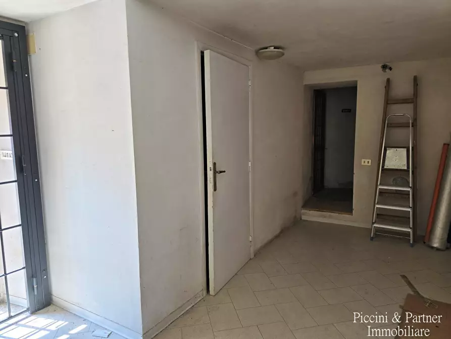 Immagine 17 di Pentalocale in vendita  in Via Imbriani 38 a Perugia