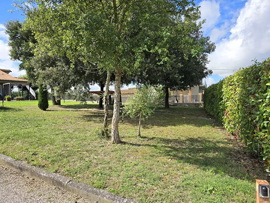 Immagine 4 di Villa in vendita  in Località Bertoni a Castiglione Del Lago