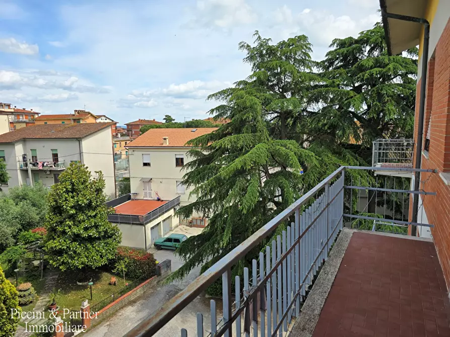 Immagine 31 di Quadrilocale in vendita  in Via Trento a Castiglione Del Lago