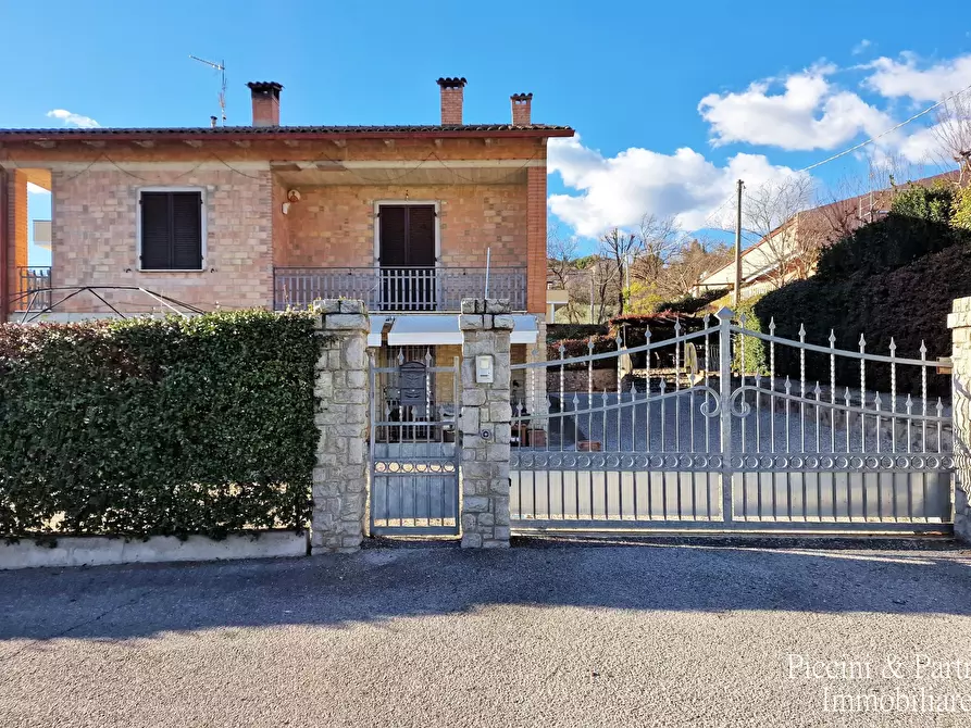 Immagine 1 di Casa indipendente in vendita  in Via Tito Speri a Perugia