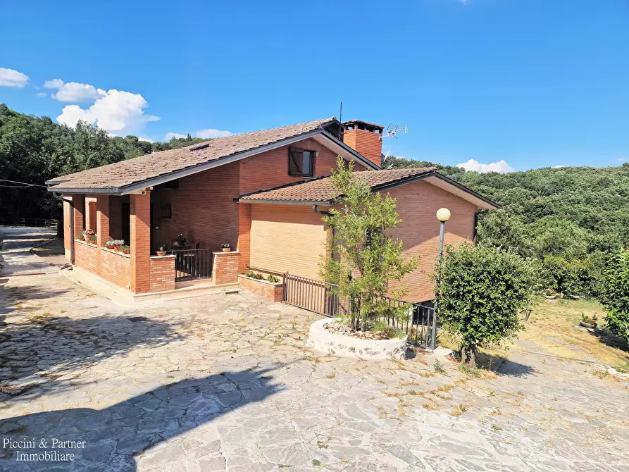 Immagine 1 di Villa in vendita  in Strada Fontana la Trinità 6 a Corciano