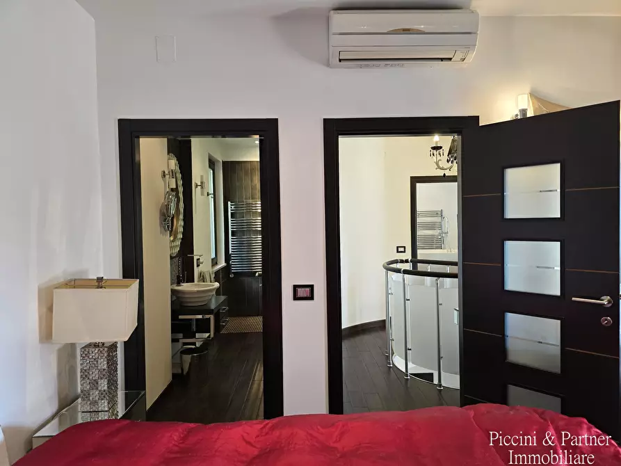 Immagine 46 di Villa in vendita  in Via dei Romani a Magione