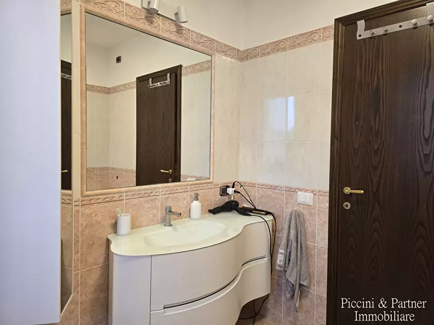 Immagine 48 di Pentalocale in vendita  in Via di Pretola a Paciano