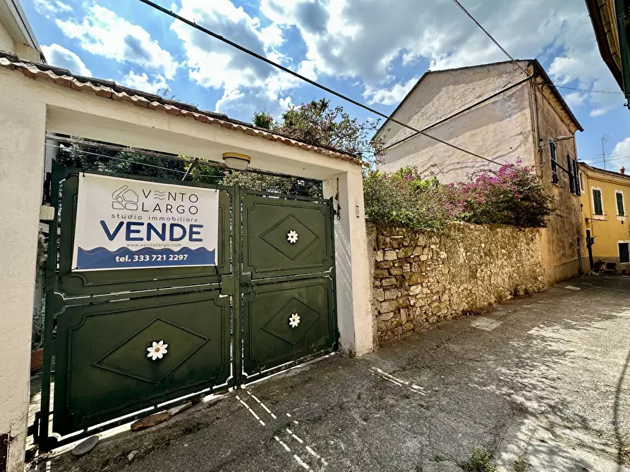 Immagine 16 di Quadrilocale in vendita  in Via Giuseppe Garibaldi 8 a Diano San Pietro