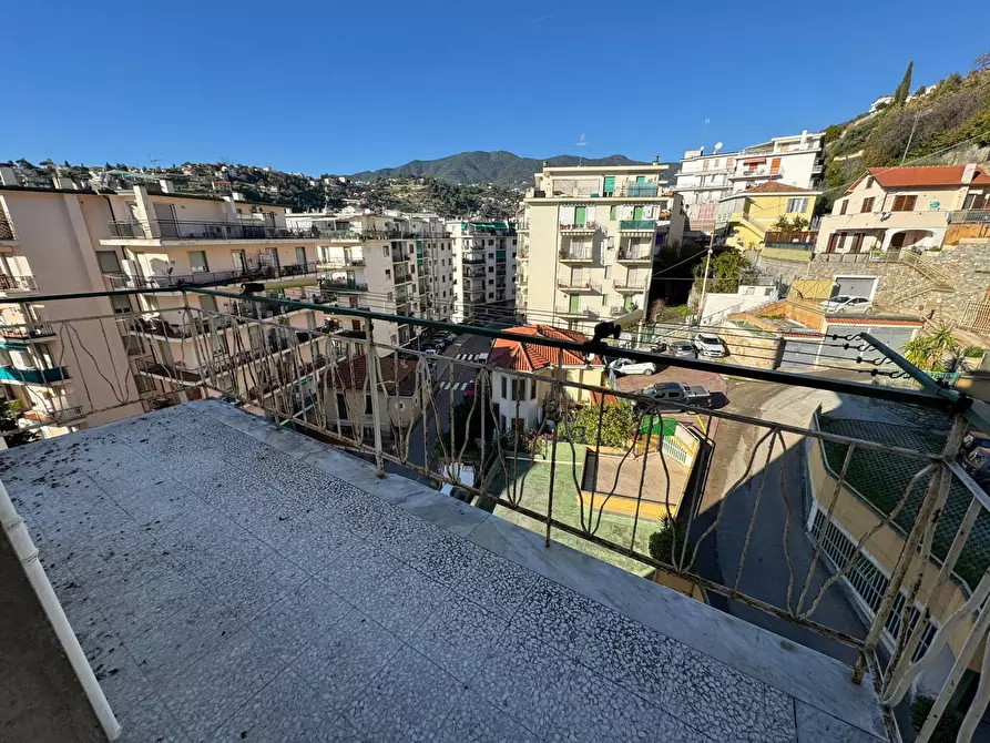 Immagine 14 di Trilocale in vendita  in Via Galileo Galilei 639 a San Remo