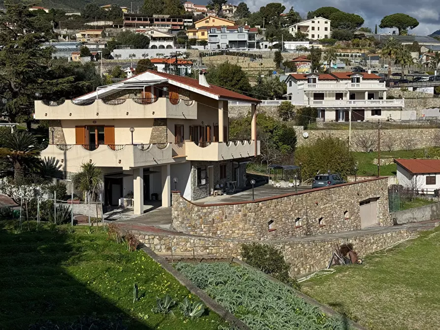 Immagine 3 di Casa bifamiliare in vendita  in Via Padre Semeria 560 a San Remo