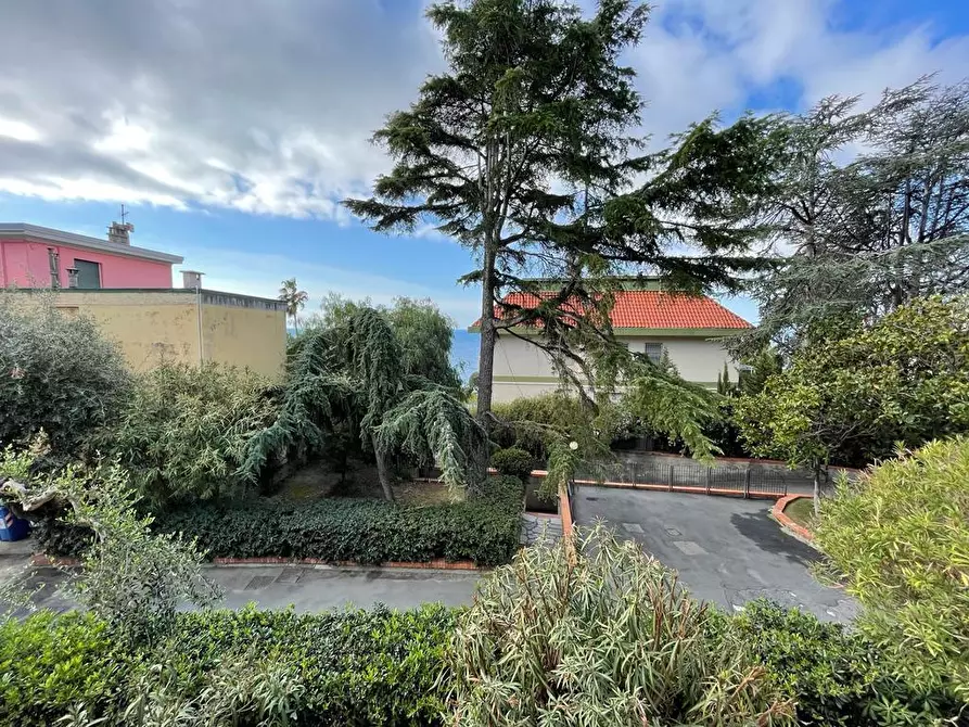 Immagine 26 di Trilocale in vendita  in Corso Giuseppe Mazzini 181 a San Remo