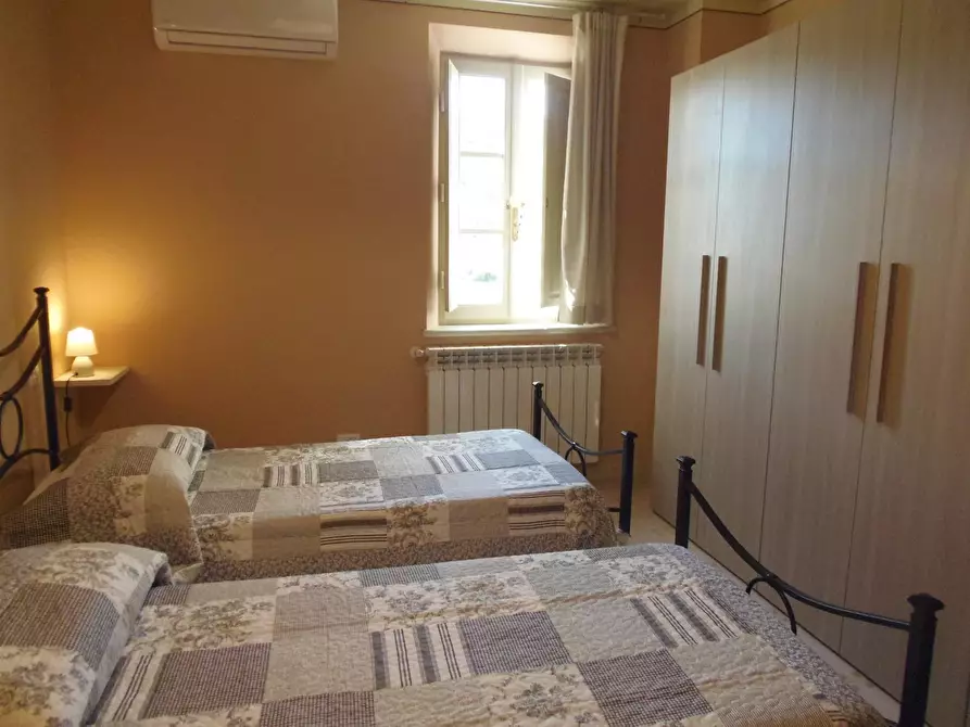 Immagine 19 di Casa semindipendente in affitto  a Camaiore