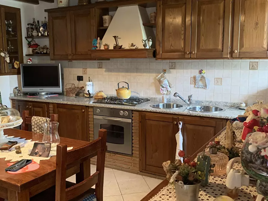 Immagine 4 di Porzione di casa in vendita  a Camaiore