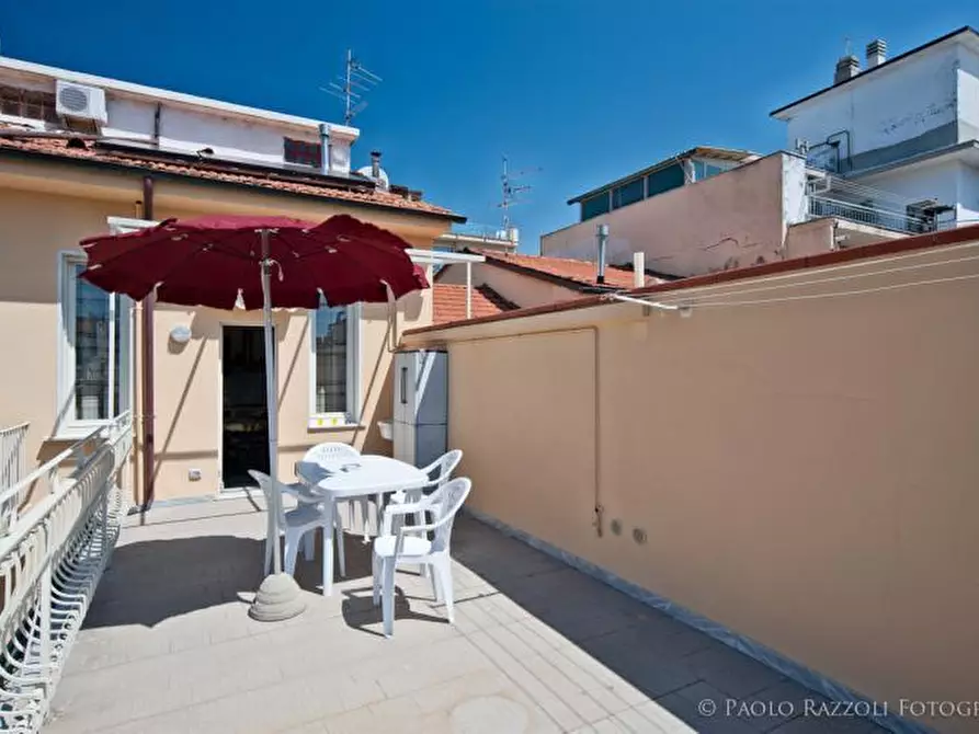 Immagine 13 di Appartamento in affitto  a Viareggio