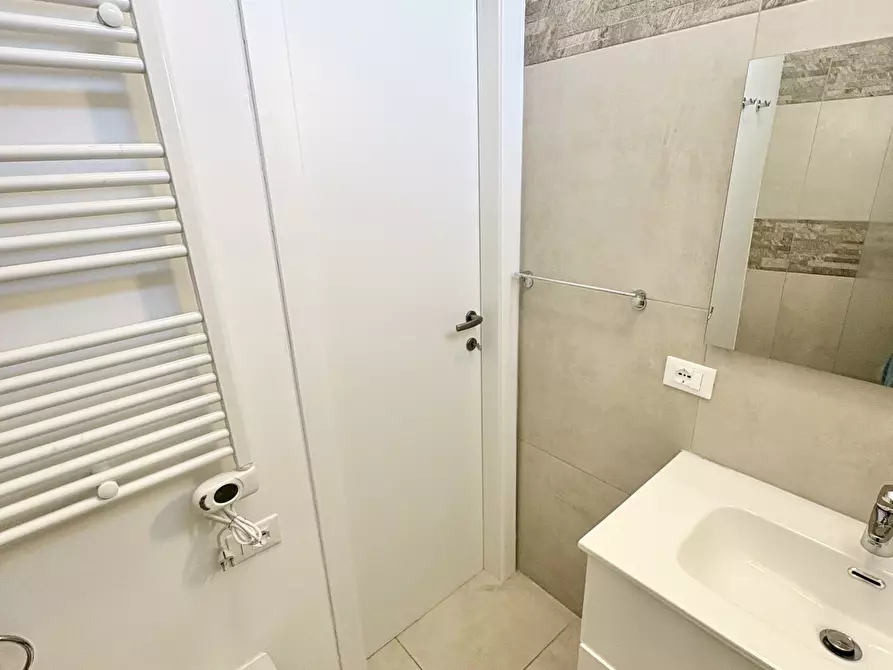 Immagine 27 di Monolocale in vendita  in Via Allavena a Riva Ligure