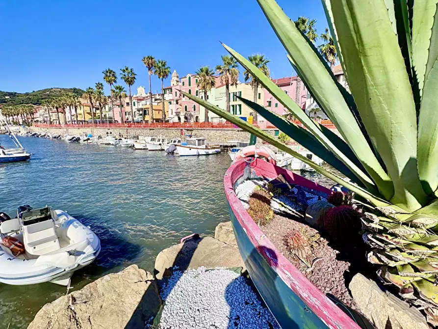 Immagine 40 di Monolocale in vendita  in Via Allavena a Riva Ligure