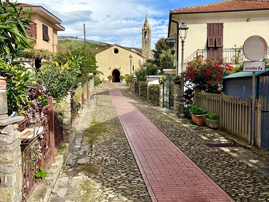 Immagine 31 di Monolocale in vendita  in Via Allavena a Riva Ligure