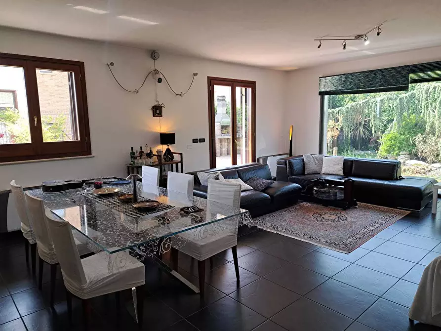 Immagine 33 di Villa in vendita  in villa andreoli a Lanciano