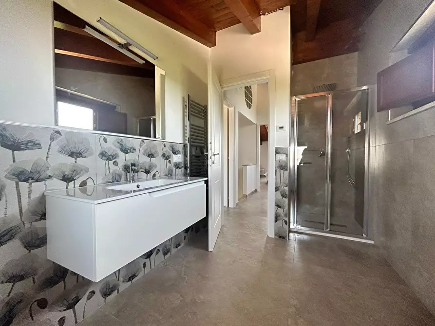 Immagine 29 di Loft/Open space in affitto  a Treglio