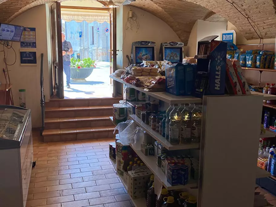 Immagine 9 di Locale commerciale in vendita  in piazza san giorgio 4 a Treglio