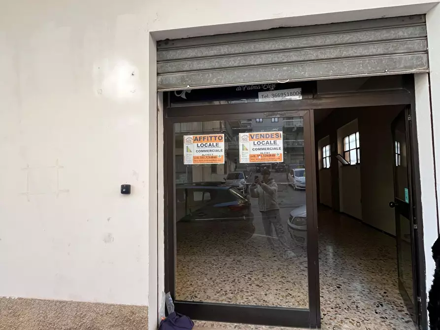Immagine 16 di Locale commerciale in affitto  in via milano 48 a Lanciano