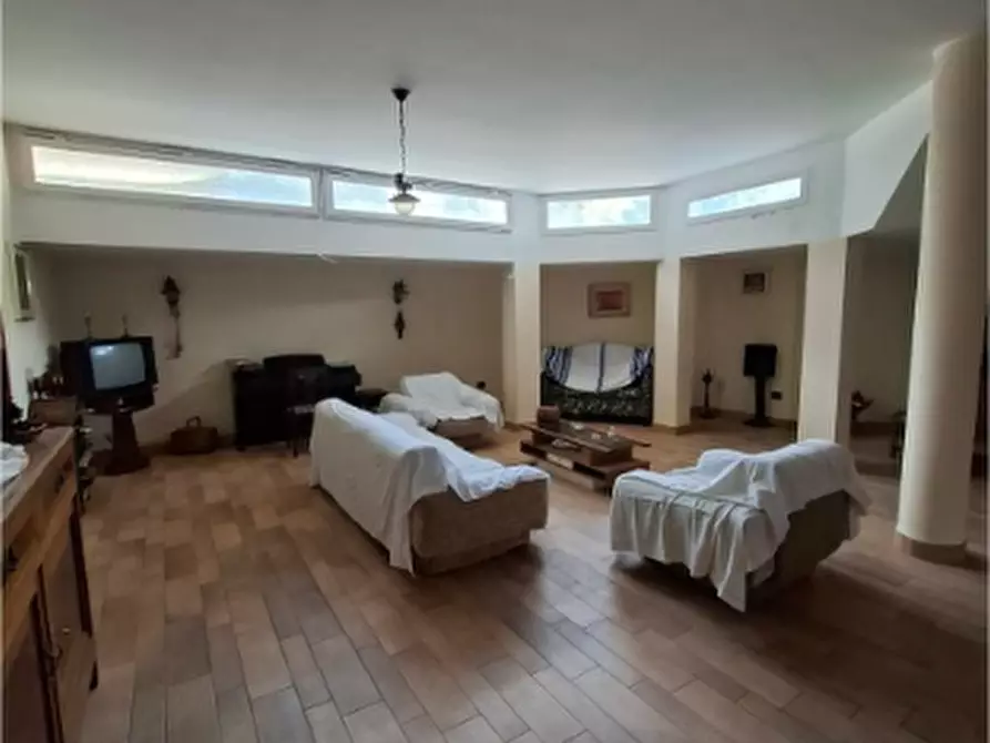 Immagine 27 di Villa in vendita  a Lanciano