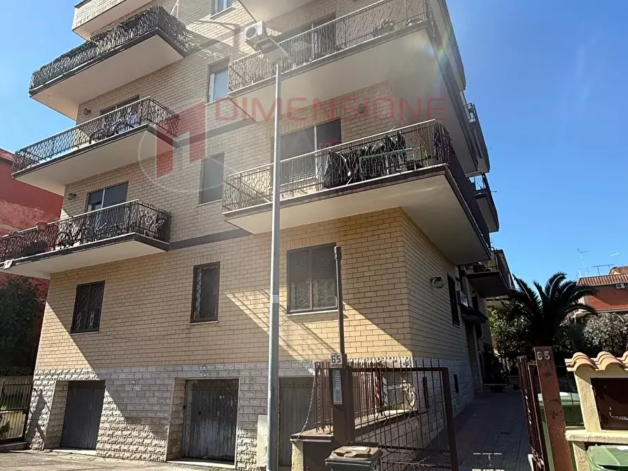 Immagine 29 di Trilocale in vendita  in Via Partanna a Roma
