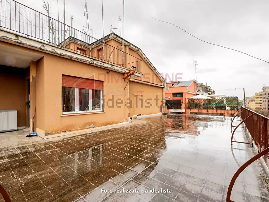 Immagine 23 di Attico in vendita  in Via di Donna Olimpia a Roma