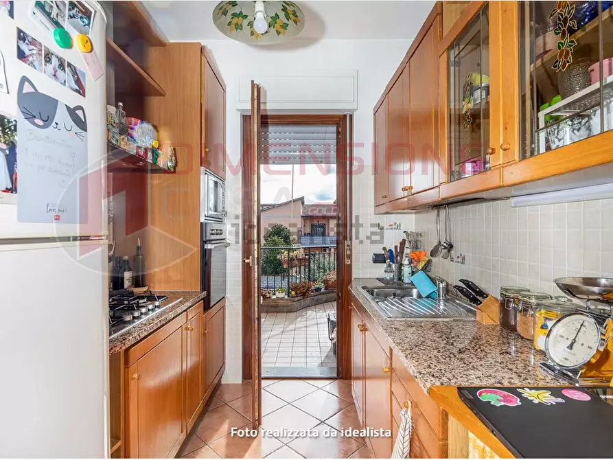 Immagine 9 di Quadrilocale in vendita  in Via delle due torri a Roma