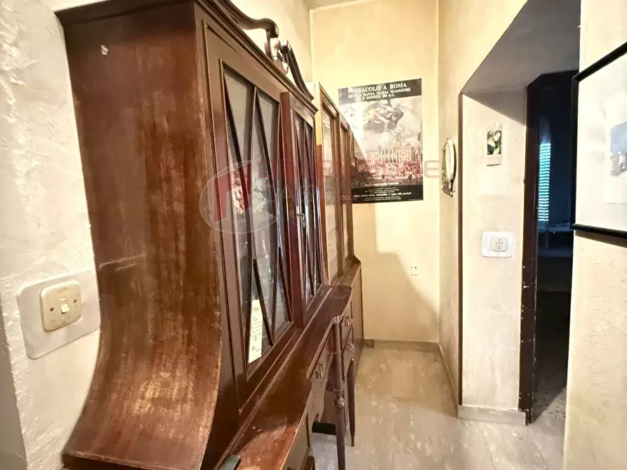 Immagine 6 di Bilocale in vendita  in Via Massa di San GiulianoVia di Massa San Giuliano a Roma