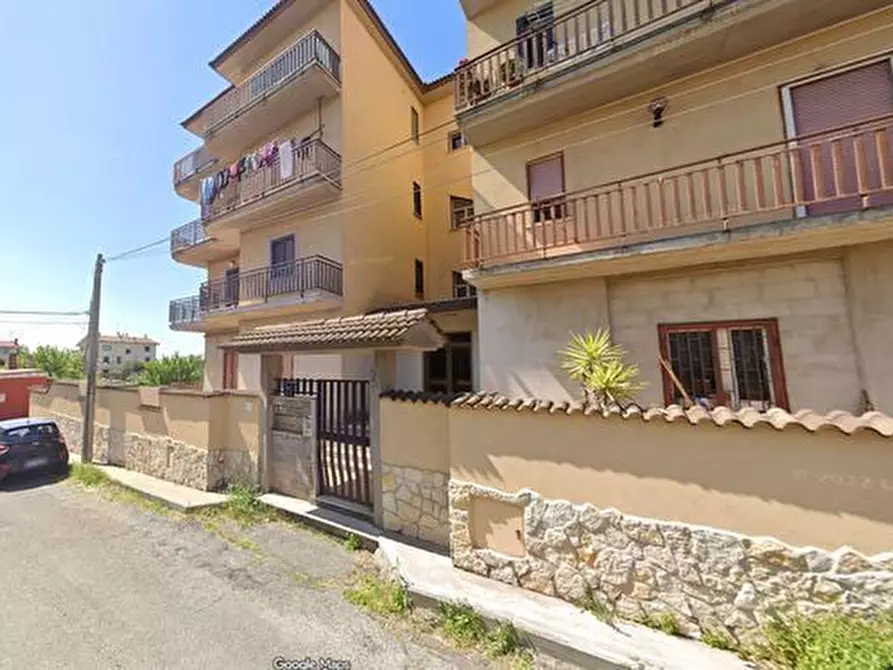 Immagine 2 di Quadrilocale in vendita  a Roma