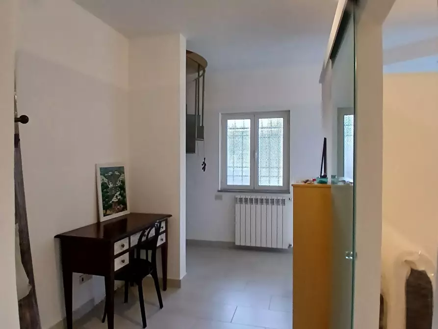 Immagine 43 di Quadrilocale in vendita  in Via Flaminia 104 a Castelnuovo Di Porto