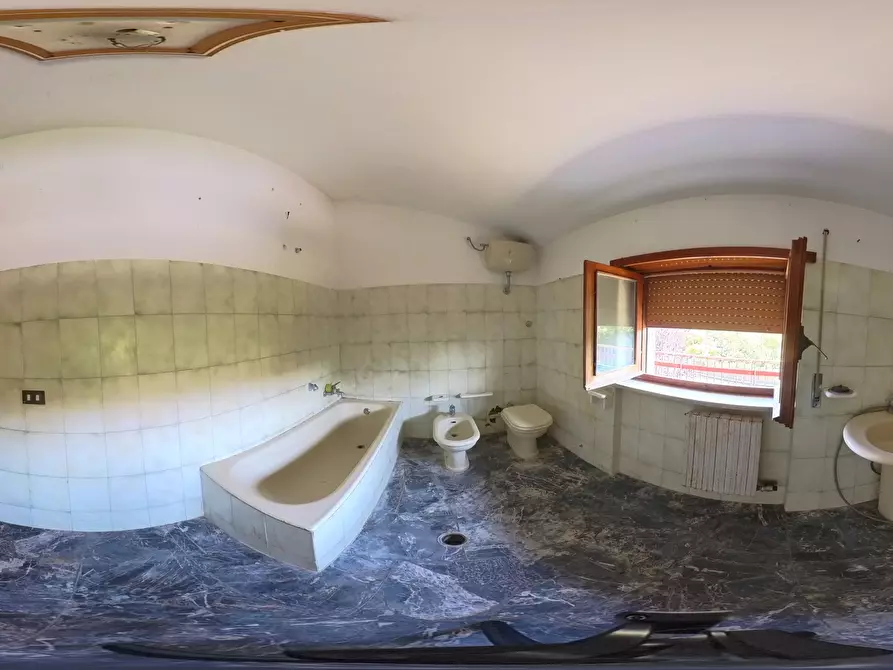 Immagine 2 di Palazzo in vendita  in Via Giovanni Pascoli 18 a Morlupo