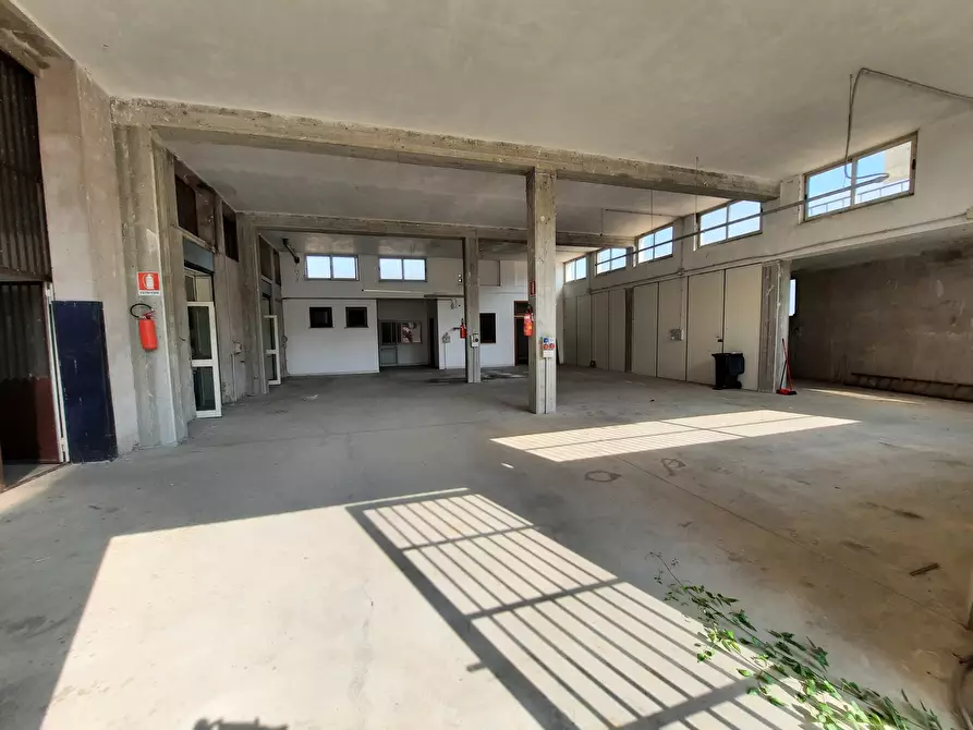 Immagine 1 di Laboratorio in vendita  in Via Berlinguer a Morlupo
