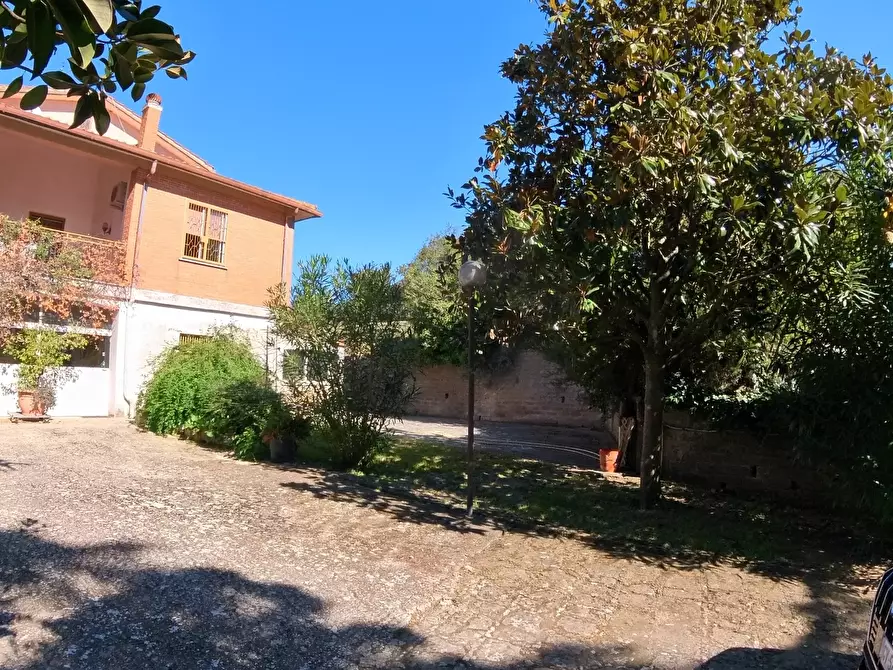 Immagine 3 di Villa in vendita  in Strada Comunale Campo Maggiore 10 a Rignano Flaminio