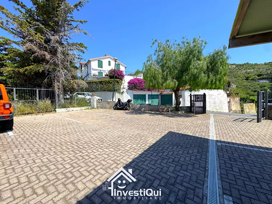 Immagine 27 di Bilocale in vendita  in Via N. Paganini 46 a Pietra Ligure