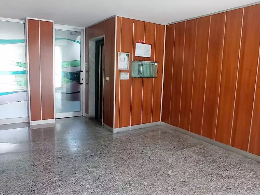 Immagine 38 di Pentalocale in vendita  in Via Villarbasse 32 a Torino