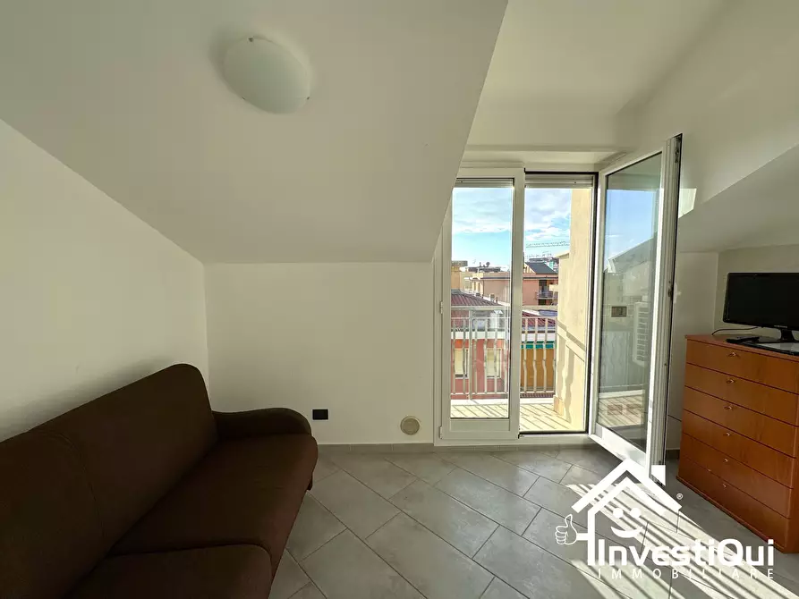 Immagine 10 di Bilocale in vendita  in Viale della Repubblica 60 a Pietra Ligure