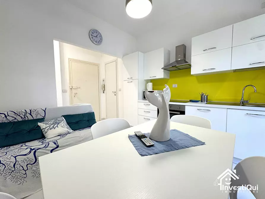 Immagine 3 di Bilocale in vendita  in Viale della Repubblica 91 a Pietra Ligure