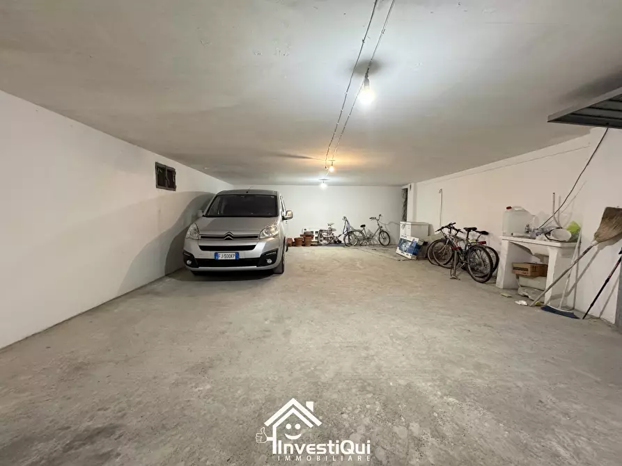 Immagine 11 di Garage in vendita  in Piazza Nenni 18 a Pietra Ligure