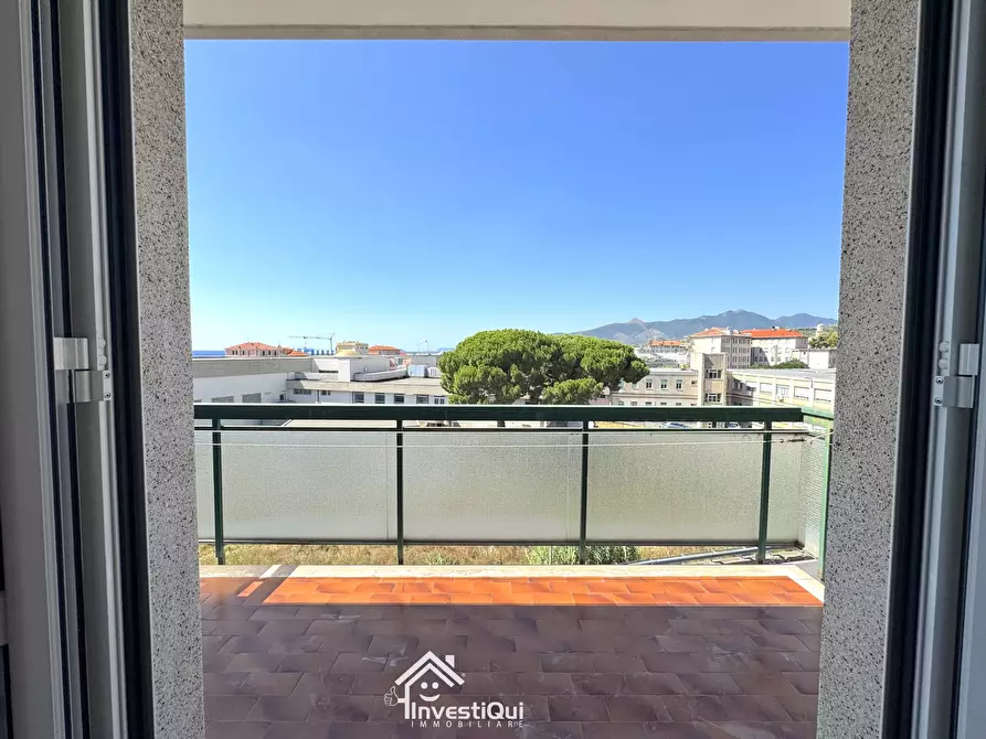 Immagine 24 di Bilocale in vendita  in Viale Riviera 22 a Pietra Ligure