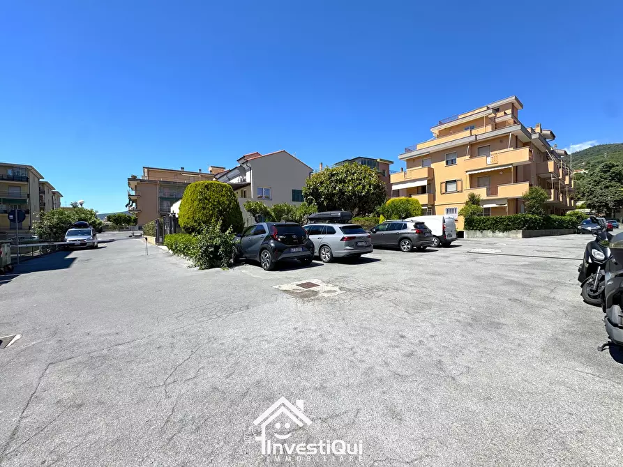 Immagine 2 di Garage in vendita  in Via Milano 303 a Pietra Ligure