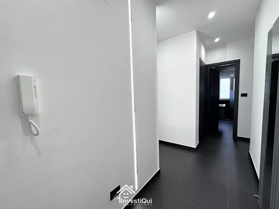 Immagine 16 di Trilocale in vendita  in Piazza della Vittoria 36 a Pietra Ligure