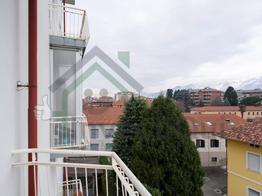 Immagine 22 di Quadrilocale in vendita  a Nole