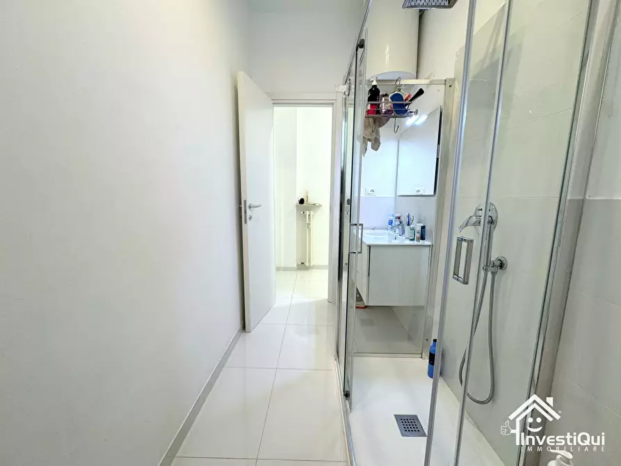 Immagine 25 di Bilocale in vendita  in Viale della Repubblica 91 a Pietra Ligure