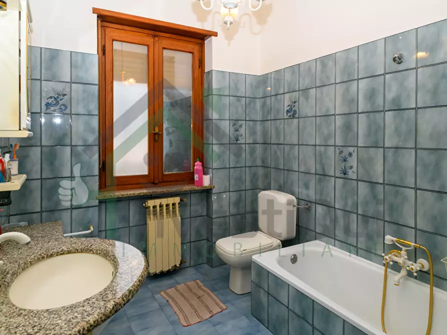 Immagine 22 di Quadrilocale in vendita  a Nole