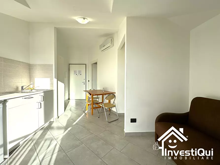 Immagine 12 di Bilocale in vendita  in Viale della Repubblica 60 a Pietra Ligure