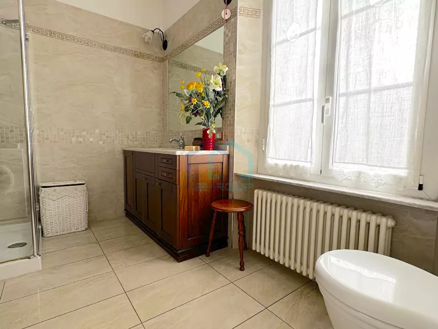 Immagine 15 di Pentalocale in vendita  in Via Piave 25 a Savona