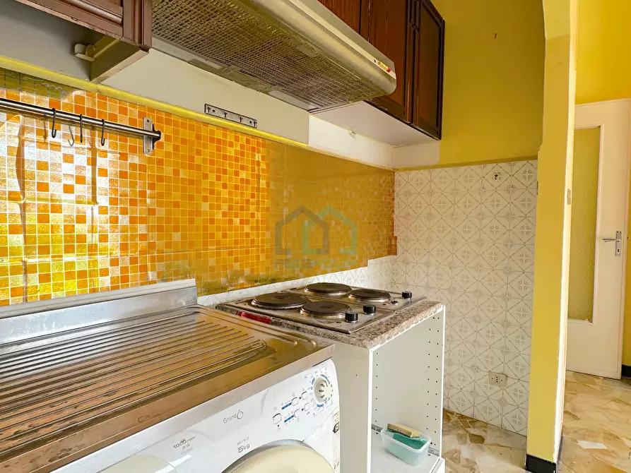 Immagine 9 di Bilocale in vendita  in Via alla Torre 36 a Spotorno